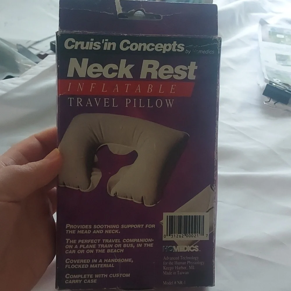 Vintage cruis'in neck rest inflatable travel pillow by homedics